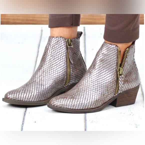 Very G Shoes - VERY G: METALLIC CASSIDY V-CUT DUAL ZIPPER BOOTIE {TAUPE} EUC